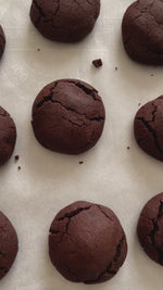 Load and play video in Gallery viewer, Filled Chocolate Cookies (180g)
